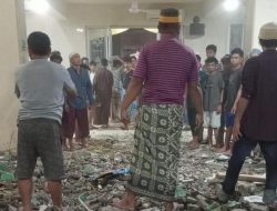 Kubah Masjid di Makassar Runtuh Saat Ceramah Tarwih
