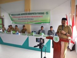 Bupati Irwan Buka Pembinaan Pegawai Syara dan Takmirul Masjid se-Kecamatan Mattiro Bulu
