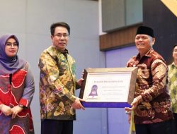 Dukung Program Jamsostek, Pemkab Enrekang Diganjar Paritrana Award