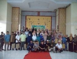 Sambil Nostalgia, Ratusan Alumni 2001 SMPN 2 Takalar Gelar Bukber dengan Guru