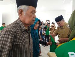 Pemkot Parepare Bersama Baznas Distribusikan Zakat dan Paket Ramadan di 22 Kelurahan