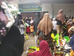 Sediakan 500 Paket, Warga Serbu Bazar Murah Gubernur Sulsel