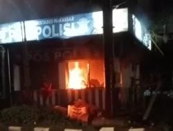 Dua Kantor Polisi di Makassar Diserang OTK Hingga Pos Lantas Dibakar