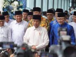 Presiden Jokowi Elu-elukan Prabowo di Depan Ketum Partai