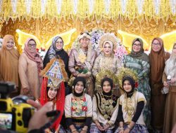 Erna Rasyid Taufan Jadi Tamu Pertama di Pernikahan Ajudannya di Pinrang