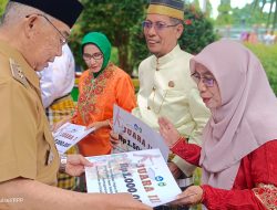 Pemkot Parepare Berikan Penghargaan Hingga Satyalencana kepada Guru di Momen Hardiknas