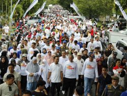Gerakan Sulsel Anti Mager di Kabupaten Wajo, Gubernur Sulsel Asyik Bagi-bagi Hadiah