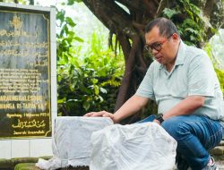 Kenang Jasa Pahlawan, Daeng Manye Ziarahi Makam Kareng I Manindori di Malang