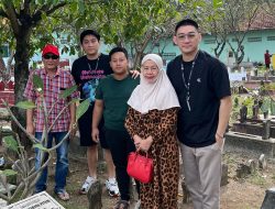 Rutin Kunjungi Makam Mantan Istri, Ifan Seventeen: Alhamdulillah Bisa Pulang Lagi ke Ponorogo