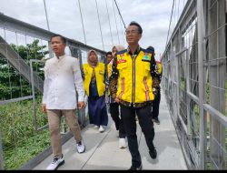 Kementerian PUPR Tinjau Jembatan Gantung Paccerakang