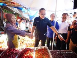 Tinjau Pasar Terong di Makassar, Mendag Zulkifli Hasan: Harga Bapok Murah