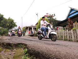 Sholat Jum’at di Desa Bonto Majannang, Ilham Azikin Akan Perbaiki Jalan Dusun Batayya