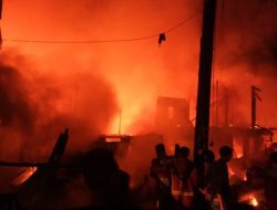 Kebakaran Hanguskan 17 Rumah di Makassar