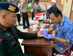 Danyon Ichsan Pimpin Langsung Personel Donor Darah di Mapolres Bone