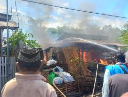 Korsleting Listrik, 2 Rumah di Kelurahan Arateng Sidrap Ludes Dilalap Api