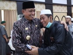 Wujud Kesyukuran, Bupati Wajo Terima Langsung Kedatangan Jamaah Haji Kloter 21 di Makassar