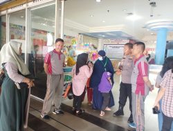 Beri Pelayanan ke Masyarakat, Satbinmas Polres Pelabuhan Makassar Gelar Patroli di Pusat Perbelanjaan 