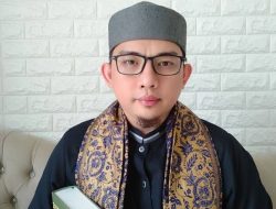 Ustaz Hilmi Firdausi Tentang Pernyataan Menteri Investasi Terkait Sikap dan Keahlian Pemimpin