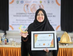 Dinilai Inspiratif, Erna Rasyid Taufan Raih Penghargaan Tokoh Penggerak dan Peduli Pelestarian Bahasa Daerah