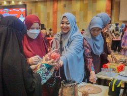 Hadiri Sulsel Craft Expo di Samarinda, Erna Rasyid Taufan Promosikan Olahan UMKM Parepare