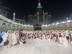Tiba di Mekkah, Jemaah Umroh PT Annur Ma’arif Langsung Tawaf