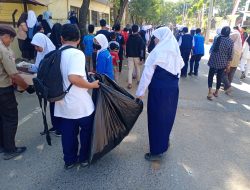 Aksi Peduli Sampah Pelajar SMP 1 Pangkep di Lomba Gerak Jalan Indah Tuai Pujian