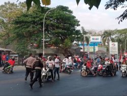 Konvoi Sambil Ugal-ugalan di Jalan, Ratusan Remaja di Makassar Dibubarkan Paksa Polisi