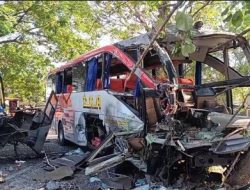 Kecelakaan Maut Bus Tewaskan 4 Orang, Jenazah Sulit Dievakuasi