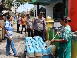 Antisipasi Kekeringan Meluas, Polres Pelabuhan Makassar Berikan Bantuan Sumur Bor dan Pompa
