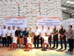 42.227 KPM di Kota Makassar Terima Bantuan Cadangan Pangan Beras Tahap II 