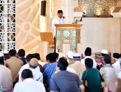 Di Masjid Raya Makassar, Pj Gubernur Bahtiar Silaturahmi dengan Alim Ulama dan Masyarakat