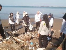 Bappeda Parepare Turut Kompak Dalam Bergerak Bersih-Bersih Pantai