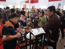 Menteri Sosial Kenalkan Kopi dan Batik dari Sentra Kartini Temanggung ke Delegasi ASEAN