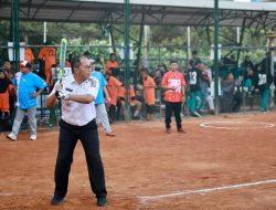Danny Pomanto Unjuk Kemampuan di Kejuaraan Softball Wali Kota Cup Makassar 2023