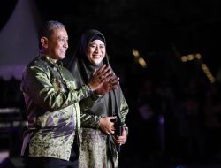 Tampil Kompak di Fashion Show Hari Jadi ke-354 Sulsel, Amran Mahmud : Kita Harap Sutera Wajo Diminati