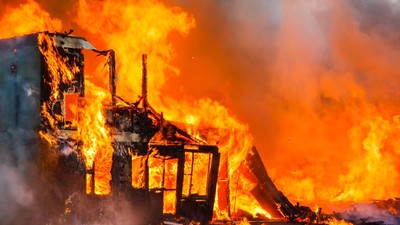 Januari-Oktober, Makassar Dilanda 340 Kebakaran, Kerugian Capai Rp19,1  Miliar - Rakyat Sulsel