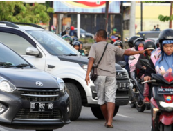 Kerap Lecehkan Pengendara Wanita di U-turn Pettarani, Pak Ogah di Makassar Ditangkap Polisi