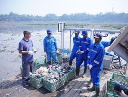 Ajak Masyarakat Tepi Sungai Citarum Kelola Sampah, Kolabs Yayasan Bening Saguling dan BRI Peduli