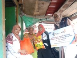 Milad Muhammadiyah ke 111, Erna Rasyid Taufan Salurkan Kado Bagi Lansia Dhuafa Hingga Anak Yatim