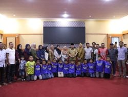 Pj Bupati Bantaeng Lepas Tim Sepak Bola U-10 Berlaga di Yogyakarta