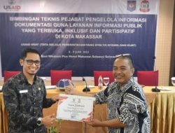 PPID Dinas PU Makassar Terima Penghargaan Peserta Terbaik dari Komisi Informasi Sulsel