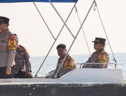 Jaga Kondusifitas Pemilu 2024, Kapolres Pelabuhan Makassar Lakukan Patroli Perairan di Kepulauan Sangkarrang