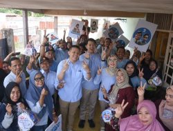 Hari Pertama Masa Kampanye, Partai Gerindra Kota Makassar Berbagi Makanan dan Susu untuk Ibu Hamil