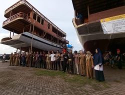 Jadi Destinasi Wisata Baru di Makassar, Pemkot Makassar Gelar Tradisi Annyorong Lopi untuk 2 Kapal Phinisi di Tugu MNEK