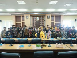 Mahasiswa UNM Belajar Demokrasi di DPRD Sulsel