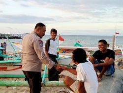 Cooling System Lewat Sambang, Bhabinkamtibmas Pulau Barrang Caddi Ajak Warga Sukseskan Pemilu 2024
