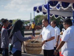 Hamka B Kady Hadiri Padat Karya Aksi Bersih-bersih di Pelabuhan Paotere