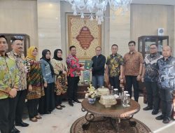 Kurang Lebih 44 Tahun, Akhirnya ATR/BPN Makassar Serahkan Sertipikat Karebosi ke Pemkot