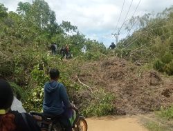 Longsor, Empat Desa di Kalumpang Terisolir