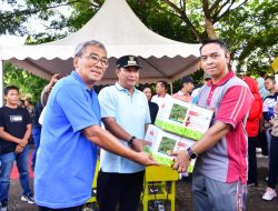 Pj Gubernur Sulsel Salurkan Bibit Cabai di Bone untuk 60 Hektar Lahan